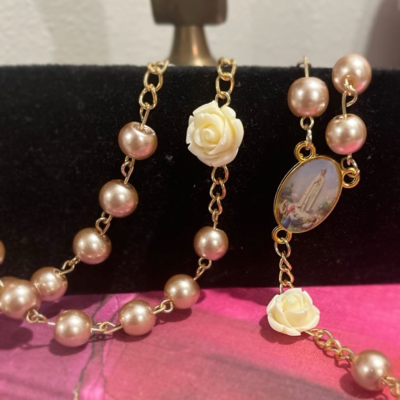 Handmade Pink Beige Pearl Rosary, W/ White Rose Mysteries, and Gold Metal Accent - Picture 3 of 5